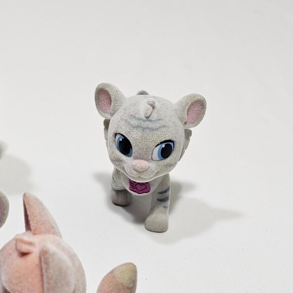 Lot Of 8 Disney Junior T.O.T.S. Mini Figures Tiny Ones Transportation Service - Picture 6 of 11